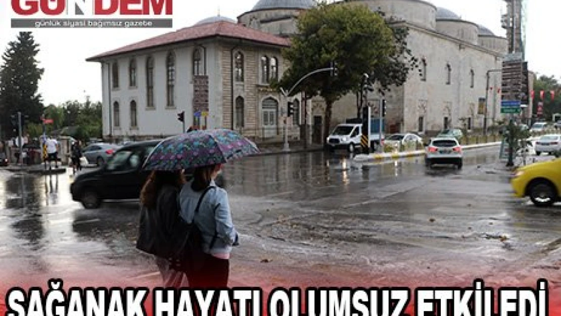 Edirne ve Kırklareli'nde sağanak etkili oluyor.