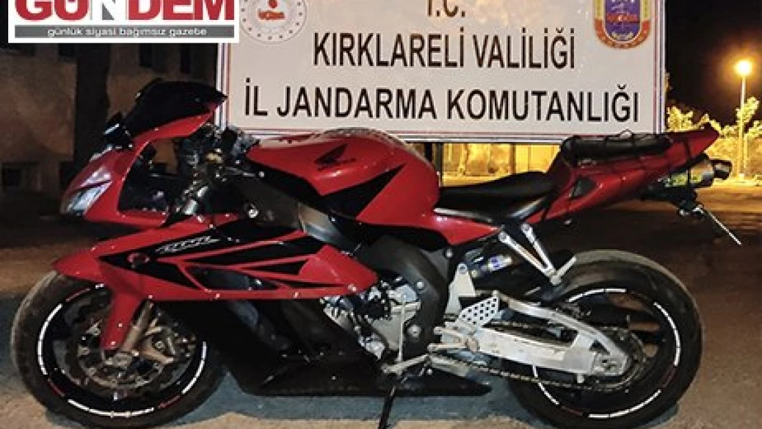 Kırklareli'nde 210 bin liralık motosikleti plakalarını değiştirip yurda sokan şüpheli yakalandı