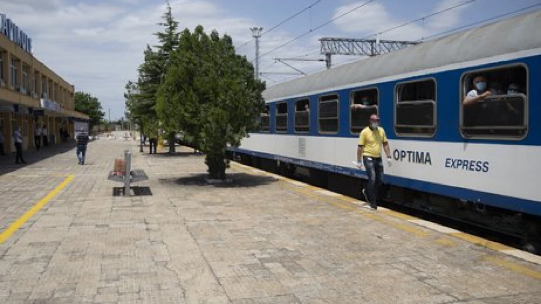 Yılın ilk arabalı treni Kapıkule'de