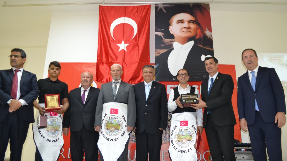 Ustadan çırağa şed kuşandılar
