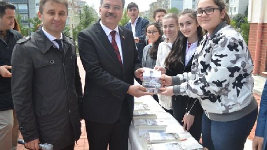 İlk imza müdüre