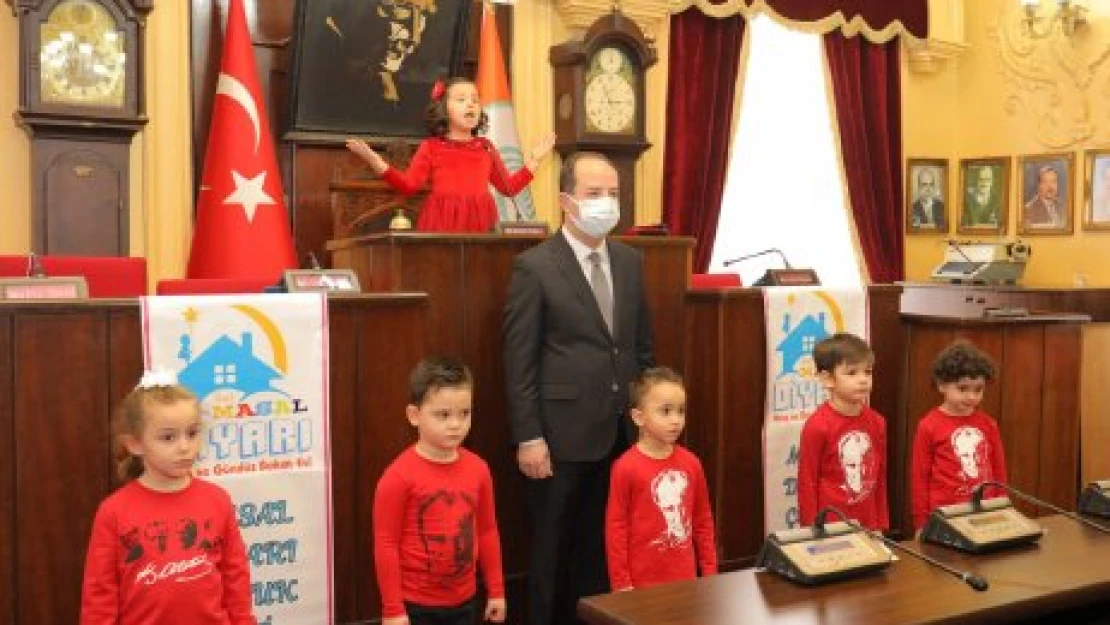 Alkışlar minik İrem'e