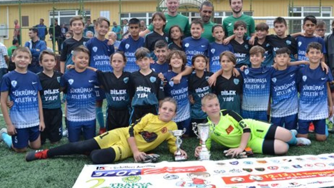 Şükrüpaşa'ya 2 kupa birden