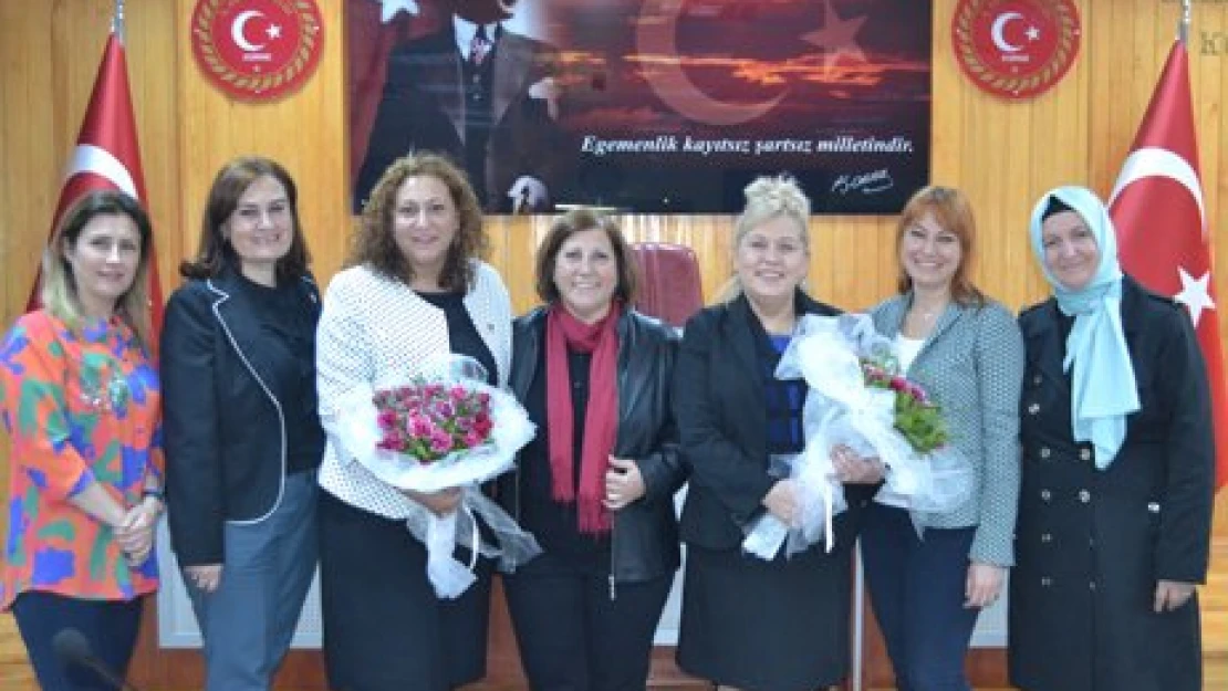 İlk tebrik kadınlardan