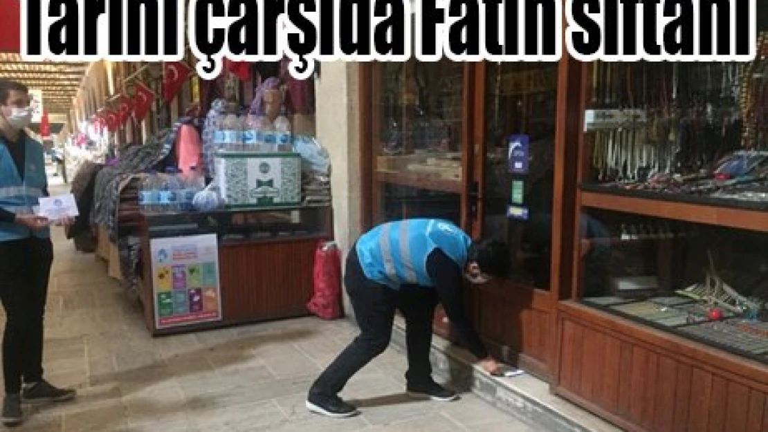 Tarihi çarşıda Fatih siftahı