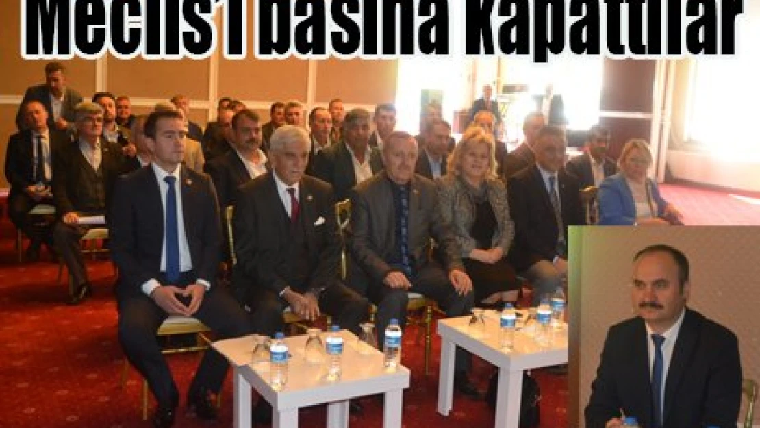 Meclis'i basına kapattılar