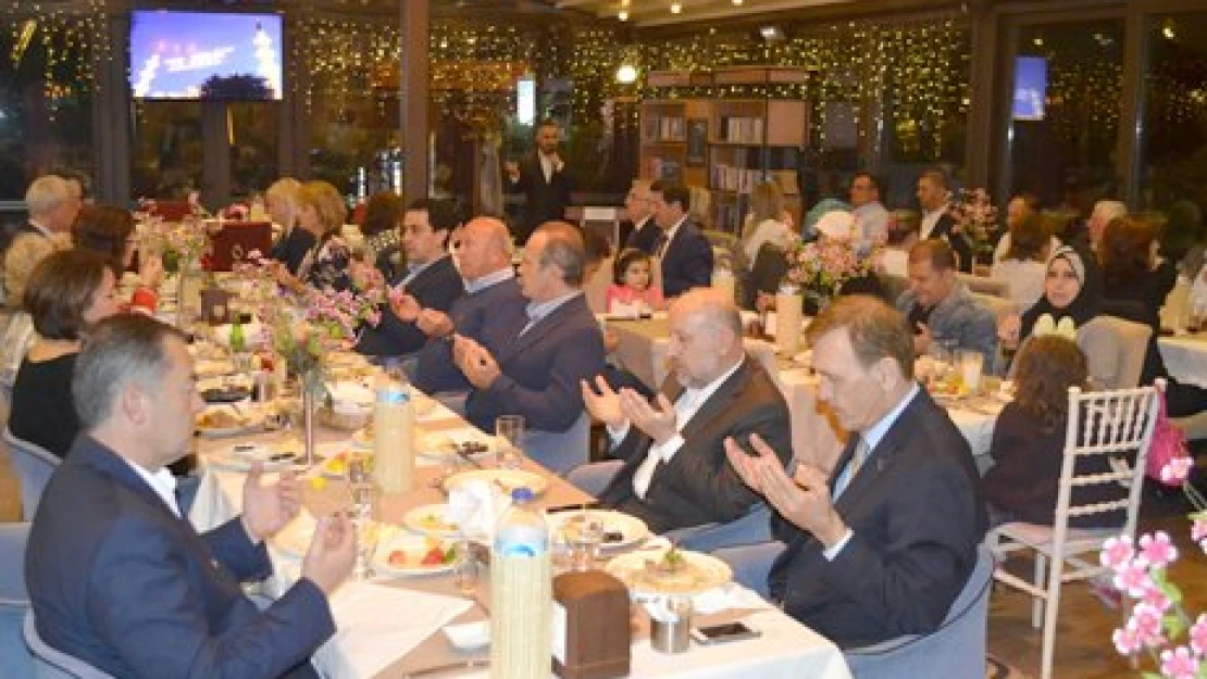 İş dünyası iftarda buluştu