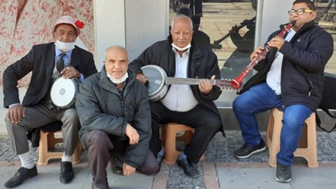 Şallı: Müzisyenler memnun değil