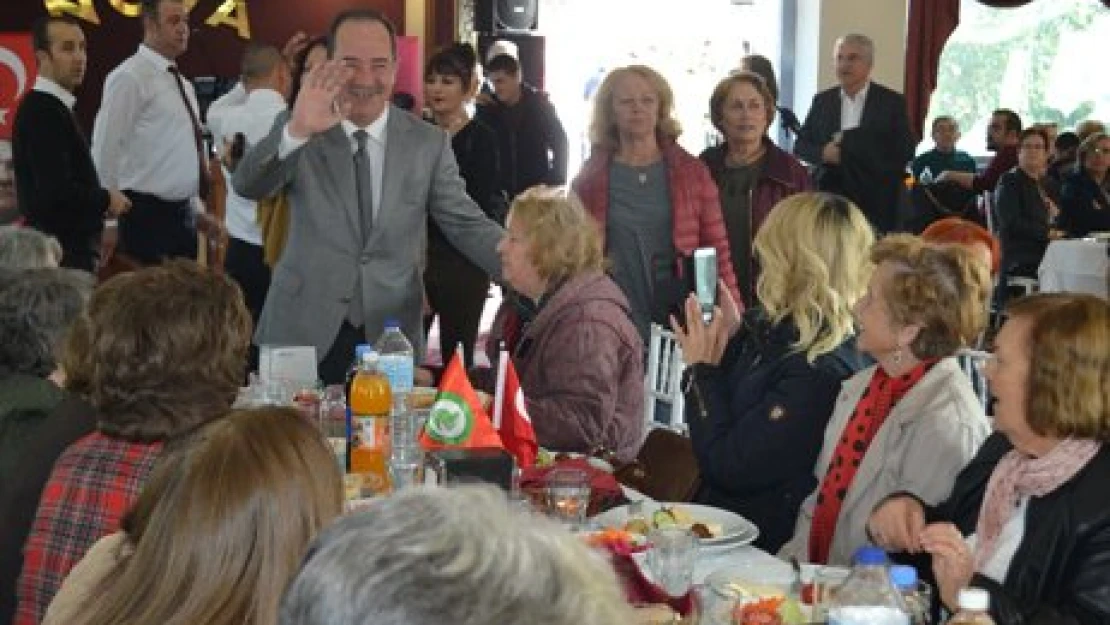 Gürkan'dan meslektaşlarına yemek