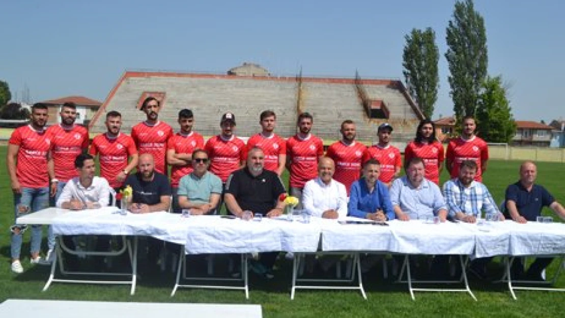 Edirnespor yeni transferleri tanıttı