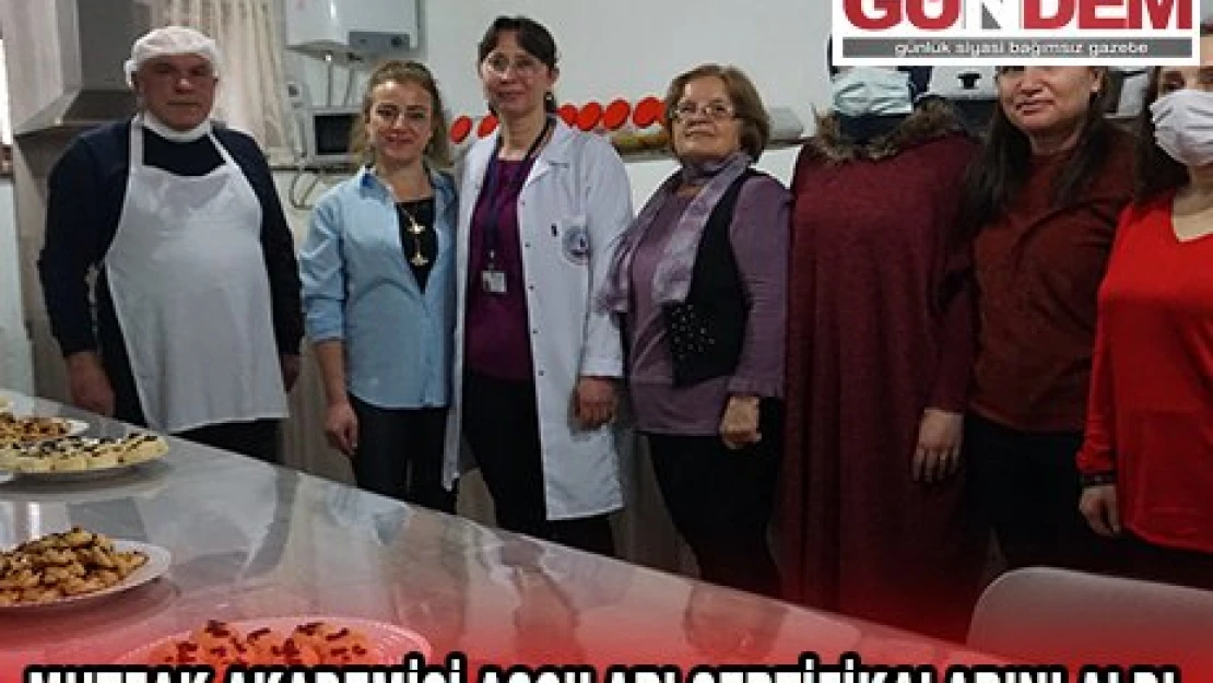 MUTFAK AKADEMİSİ AŞÇILARI SERTİFİKALARINI ALDI