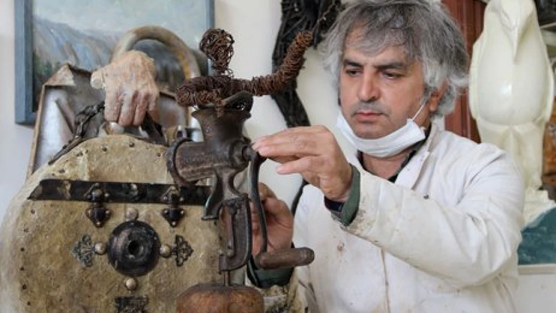 Atık metaller heykele dönüşüyor
