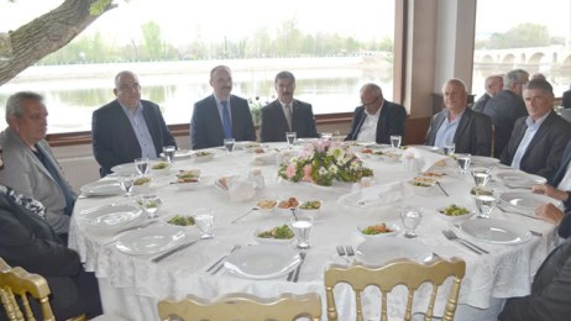 Canalp'ten demokrasi jesti