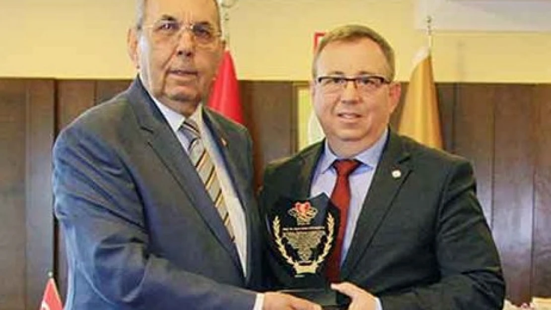Tabakoğlu'na ELYD'den ödül