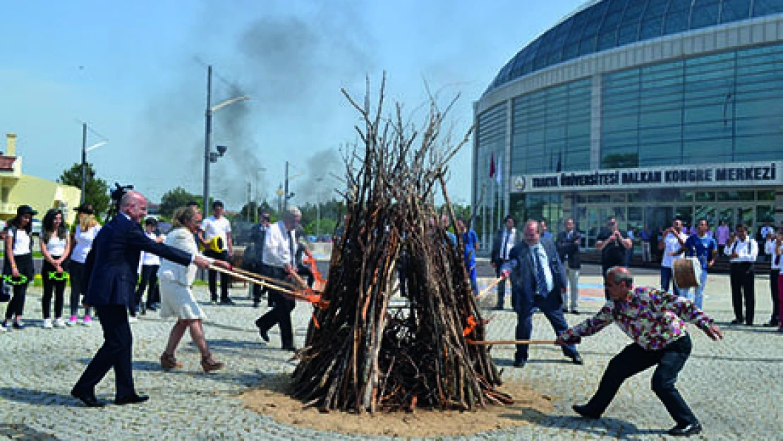 '˜Kakava Ateşi' erken yandı