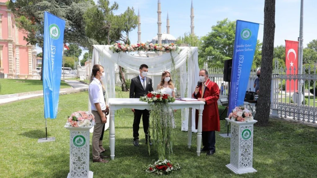 Selimiye manzaralı nikah 