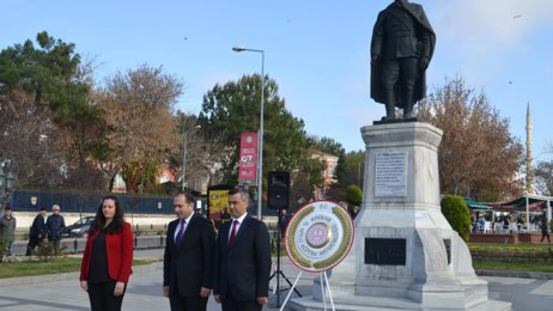 Öğretmene çifte tören