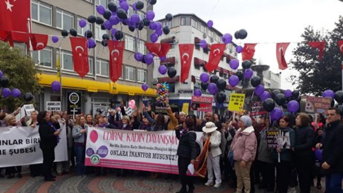 Sokakları kadınlar doldurdu