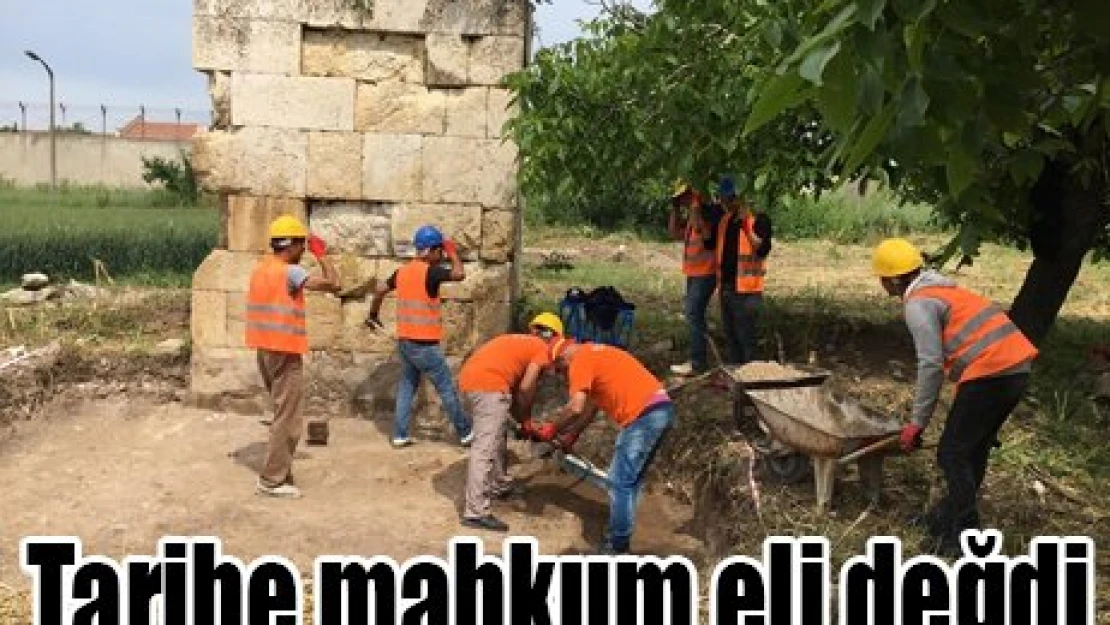 Tarihe mahkum eli değdi