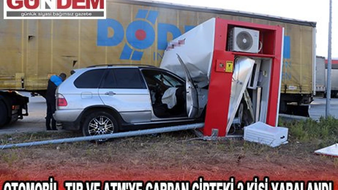 Â Edirne'de otomobil, tır ve ATM'ye çarpan cipteki 2 kişi yaralandı.