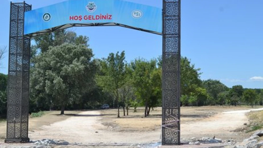 Üç maymunu mu oynadılar?