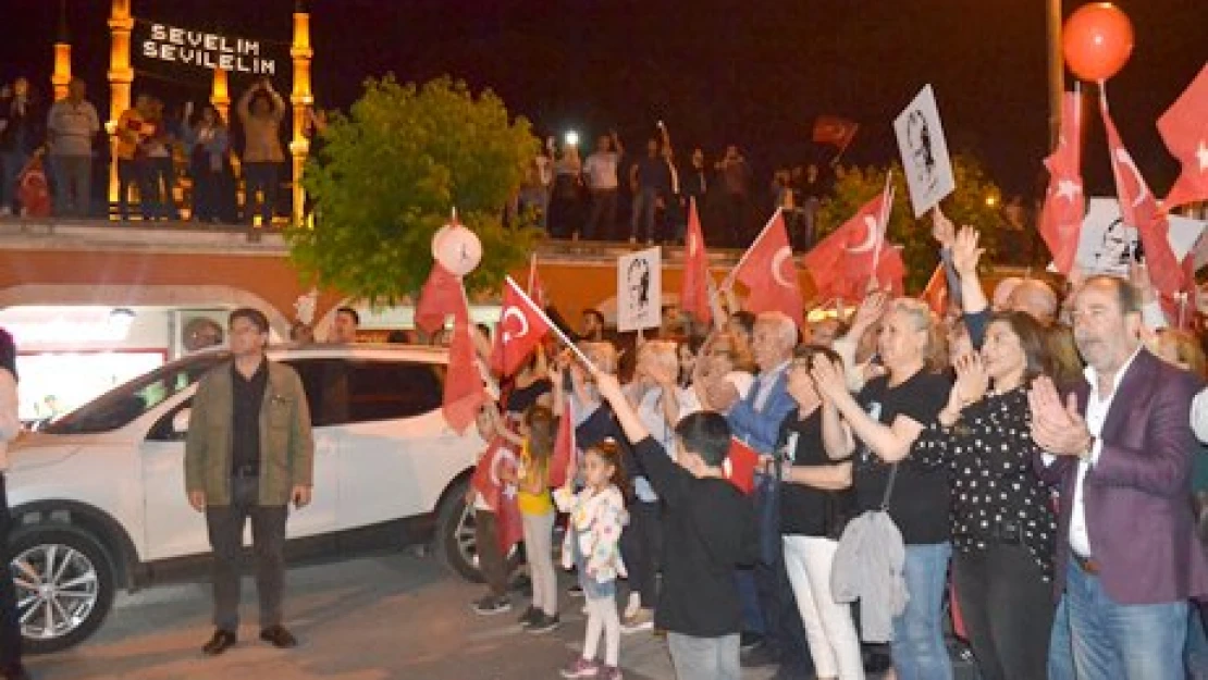 100'üncü yılın coşku gecesi