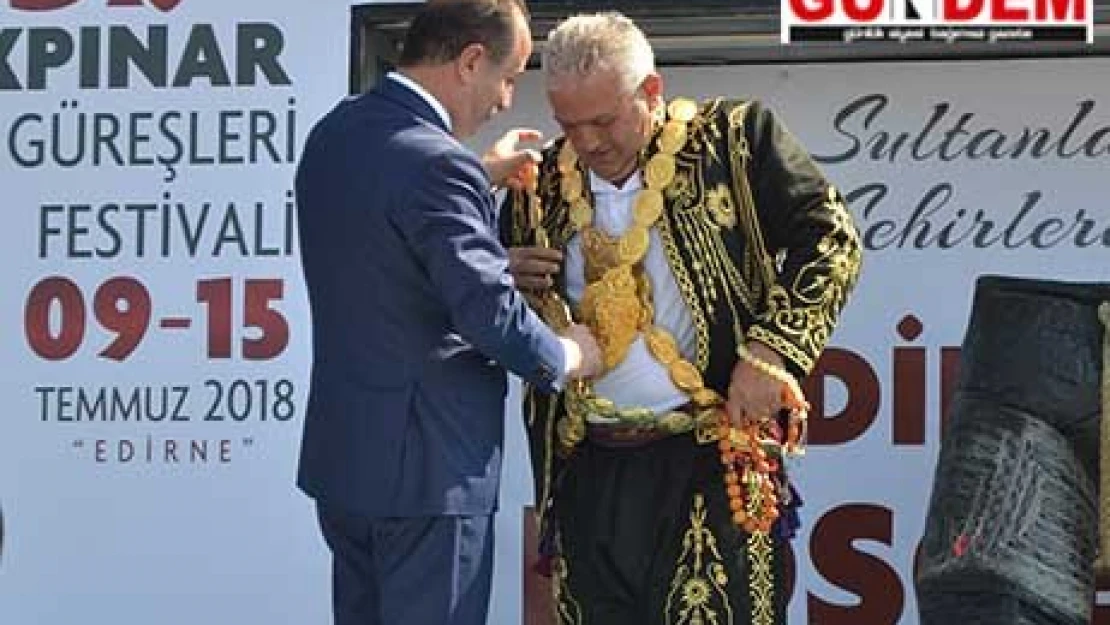 Üçü bir yerde