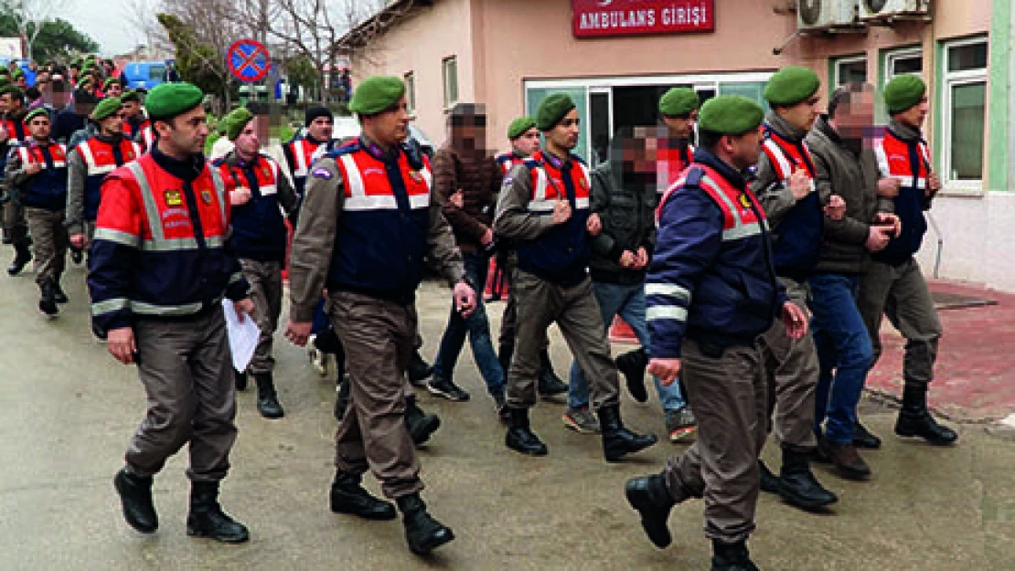 25 sanıklı davada 5 tahliye