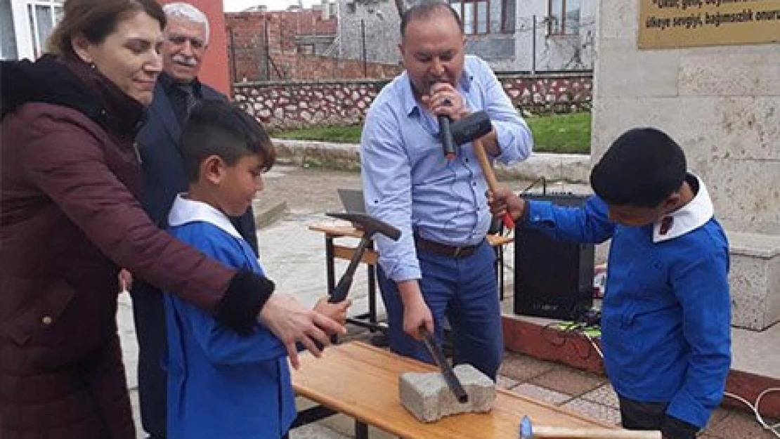 Çocuklarıyla Nevruz'u kutladılar