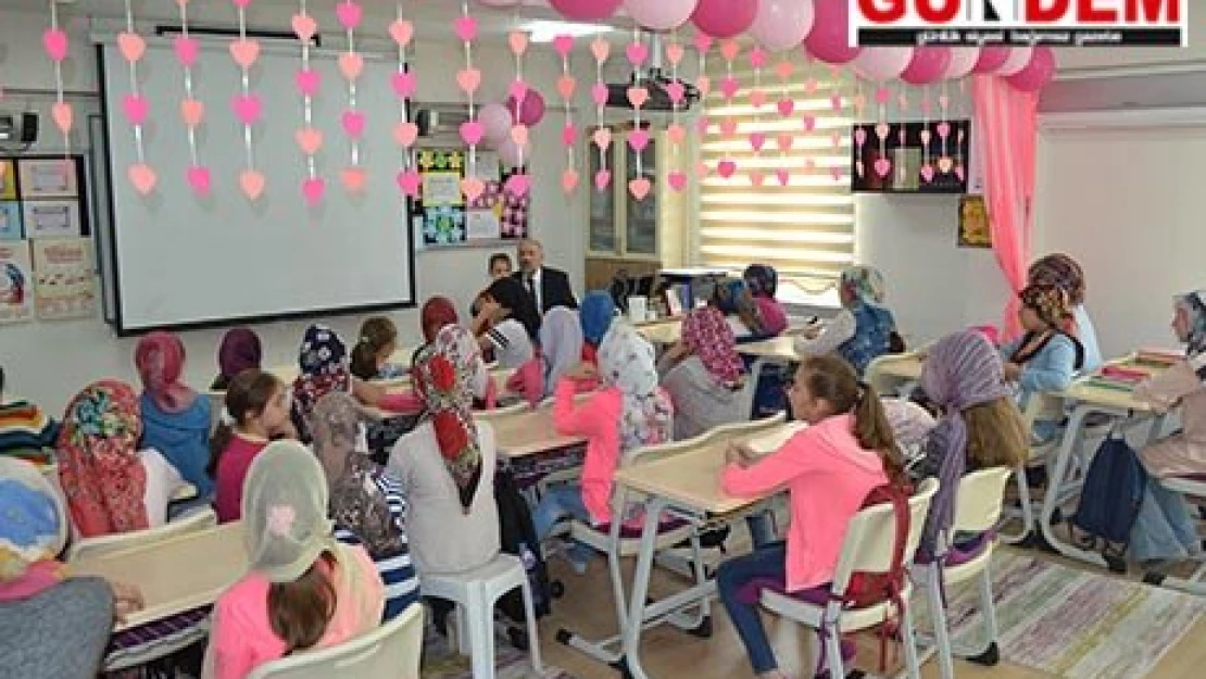 Şarkılarla İslam'ı öğreniyorlar