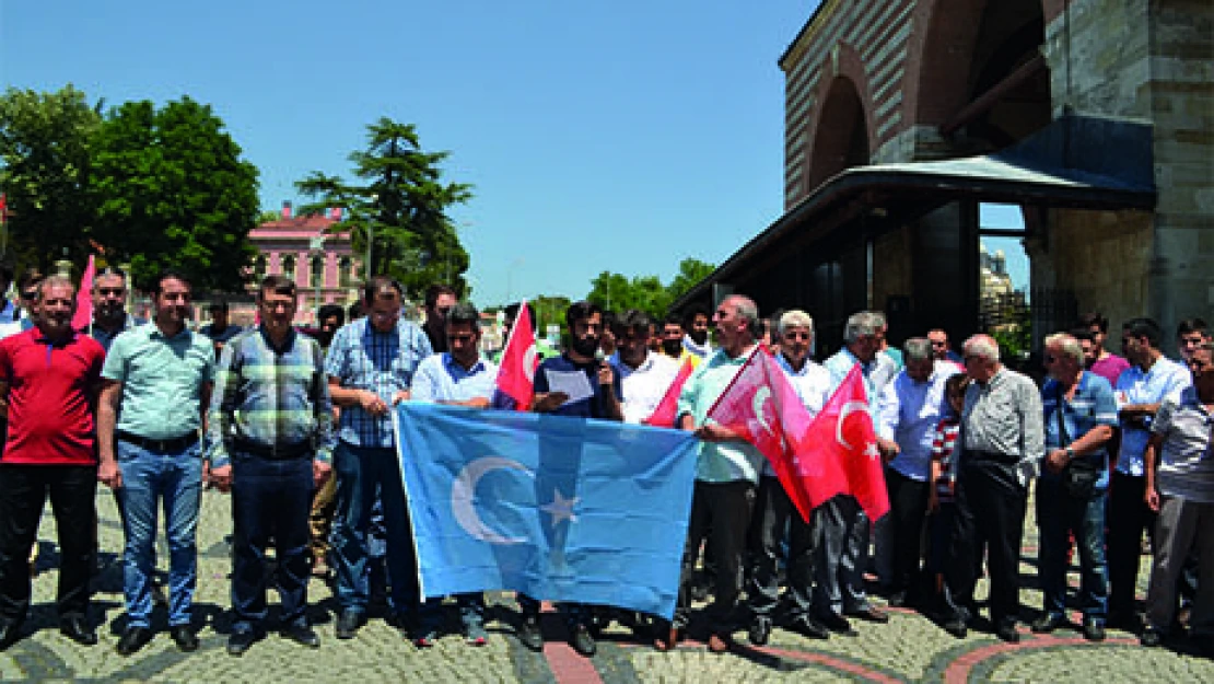 Doğu Türkistan'daki zulme protesto