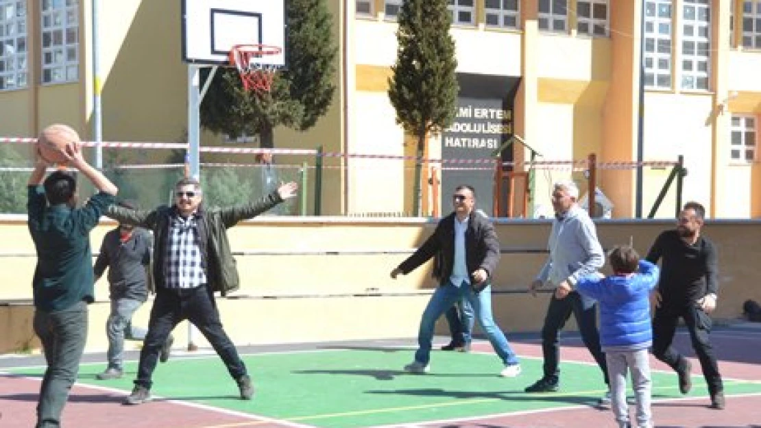 Seçim stresine basketbol