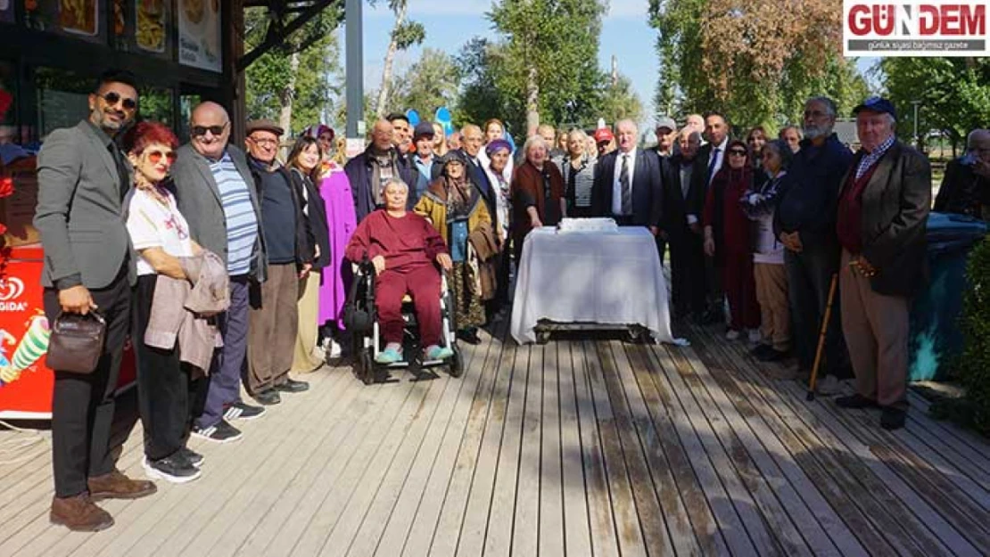 Huzurevi sakinleri Söğütlük Millet Bahçesi'nde buluştu