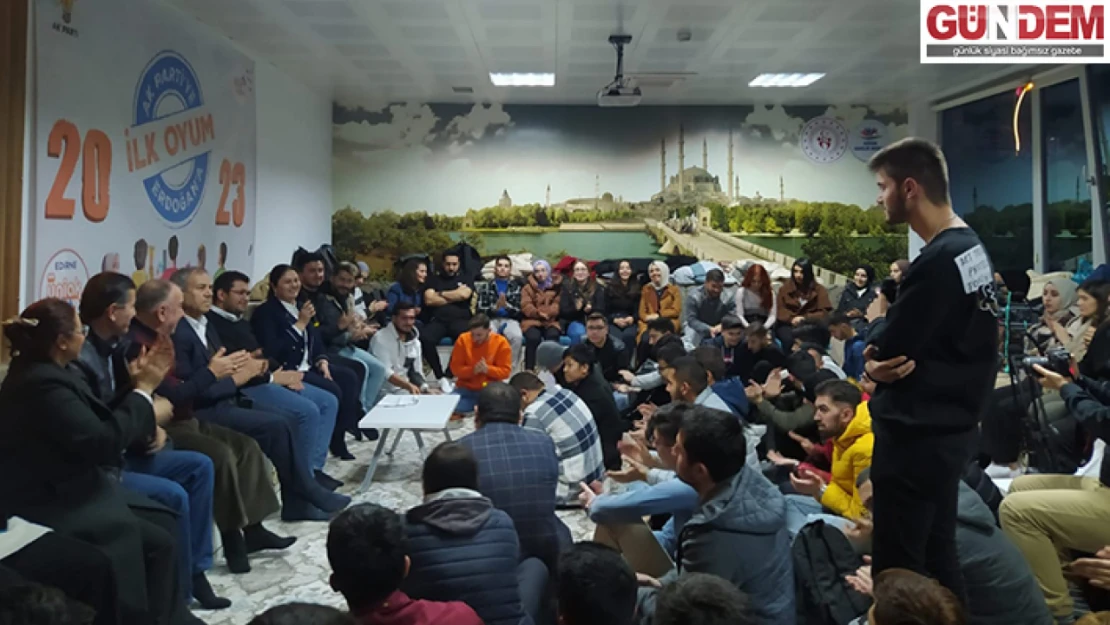 İba, 'Gençlerin geleceğe güvenle hazırlanmalarına katkı sağlamayı hedefliyoruz'