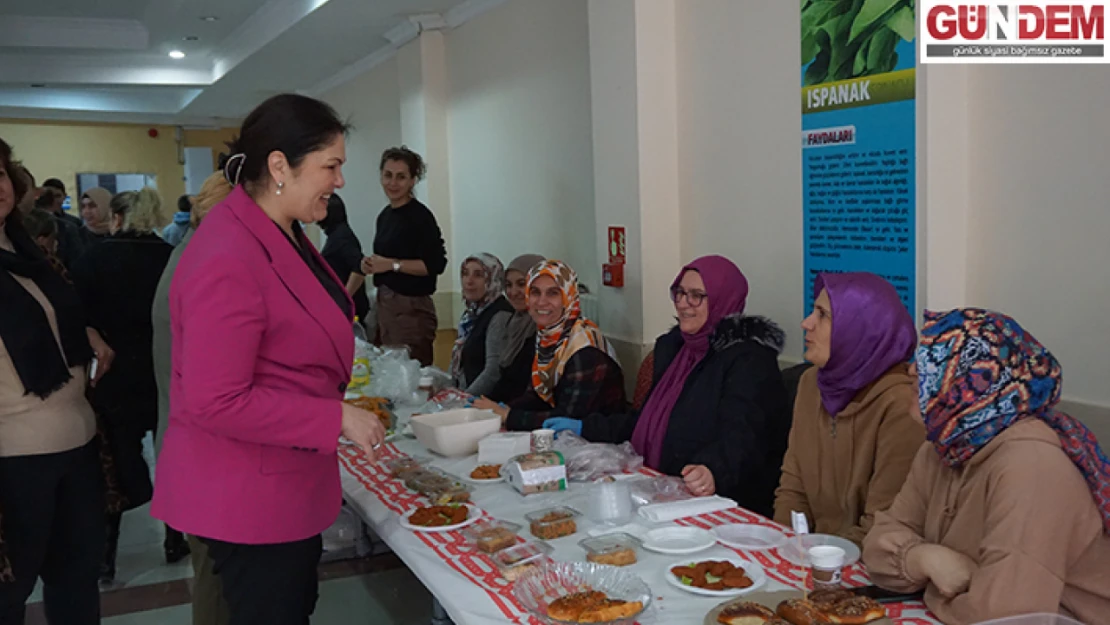 Selimiye İmam Hatip Ortaokulu'nda düzenlenen kermes yoğun ilgi gördü