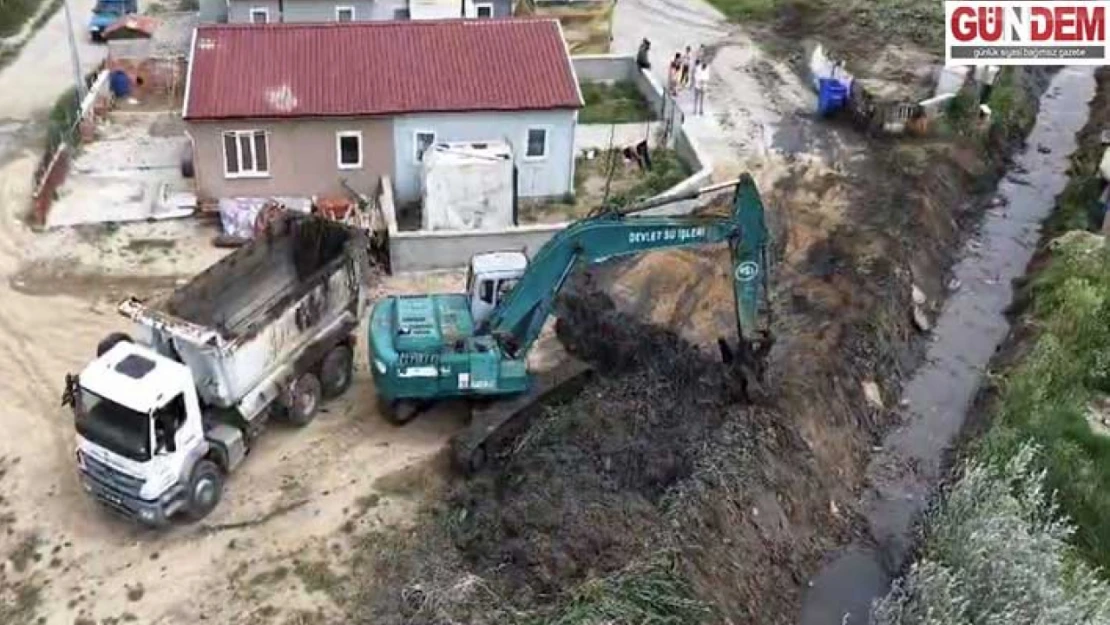 İpsala'da DSİ kanal temizliği gerçekleştirdi