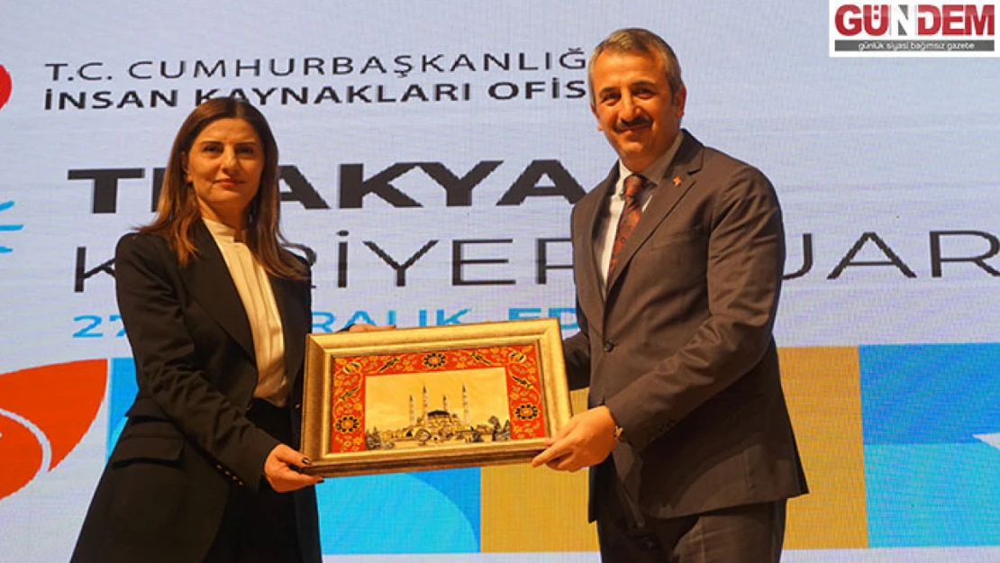 İş insanları, Trakya Kariyer Fuarı'nda öğrencilere deneyimlerini anlattı