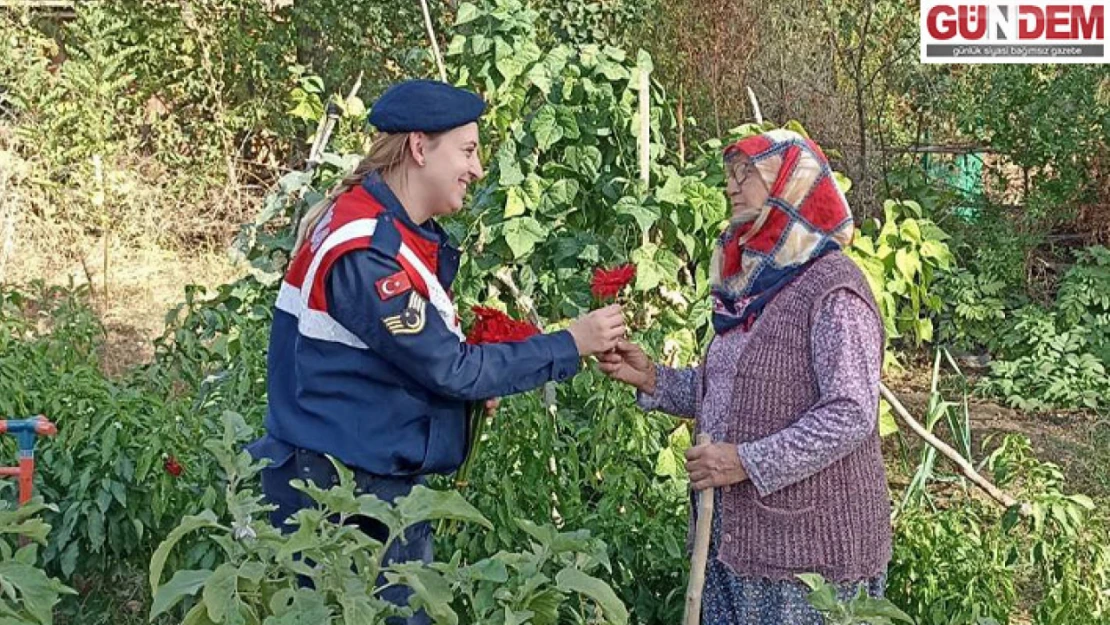 Jandarma ekipleri Dünya Kadın Çiftçiler Günü'nü kutladı