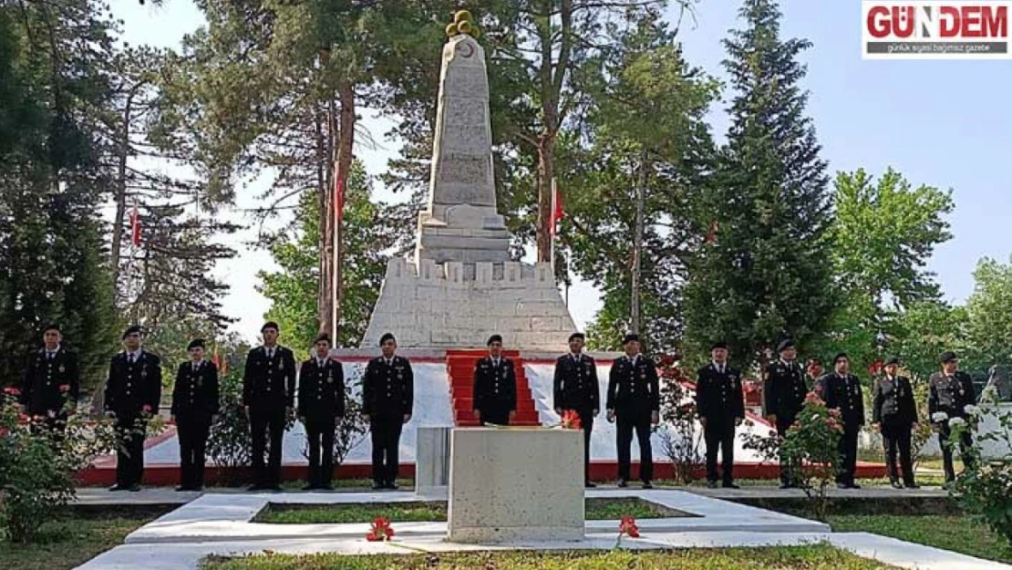 Jandarma şehitliğine ziyaret