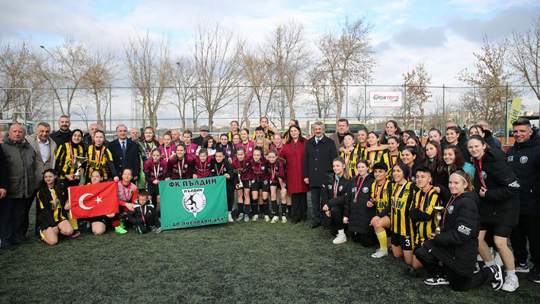 'Kadınlar Sınırları Aşıyor Futbol Turnuvası' düzenlendi
