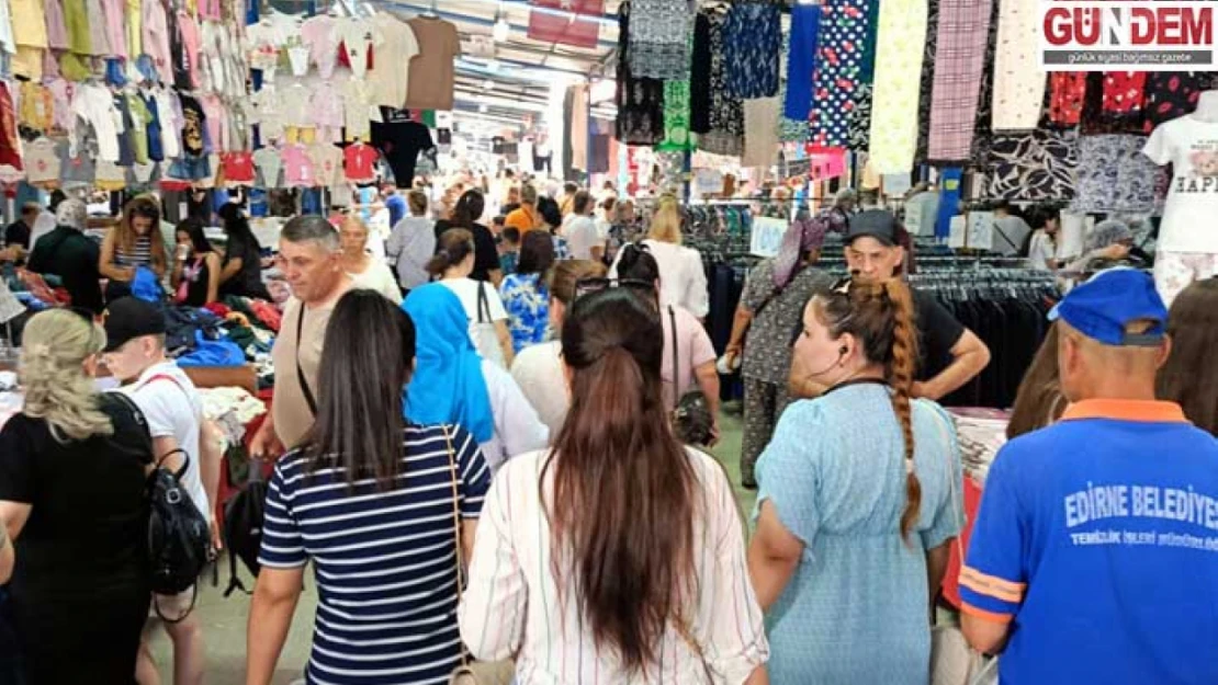 Karne günü Cuma Pazarı'na can suyu oldu