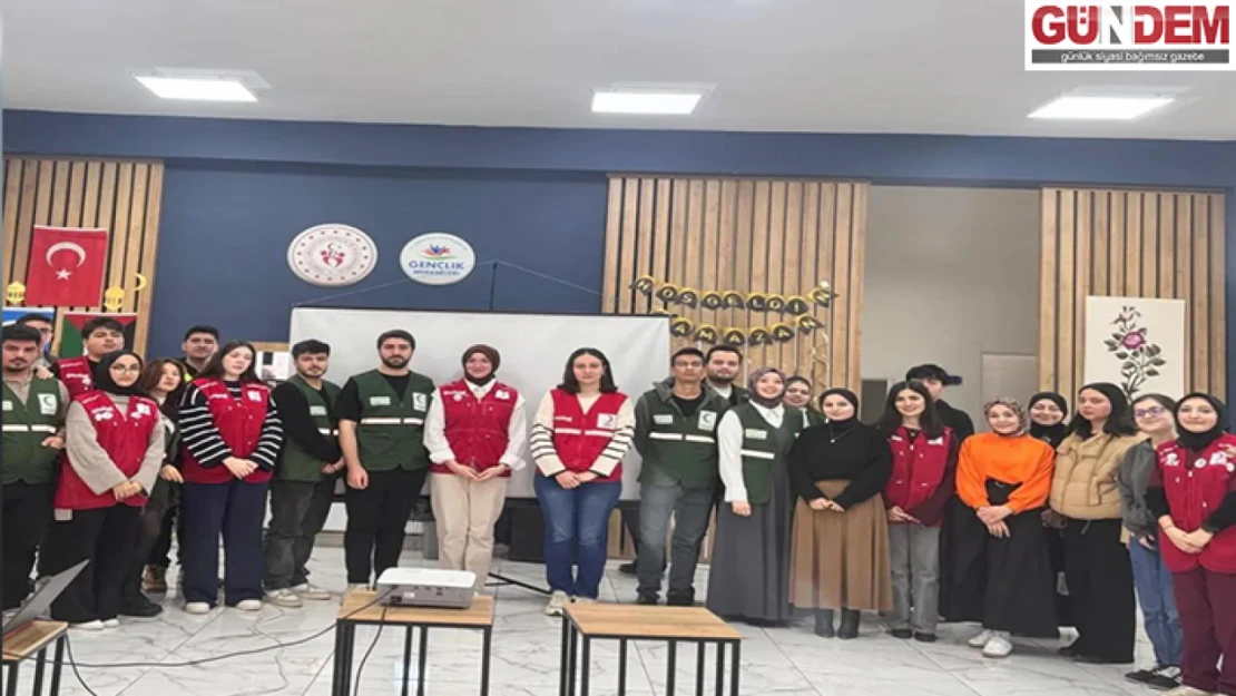Kızılay gönüllülerine eğitim verildi.