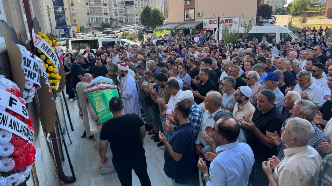 Korkunç cinayetin kurbanları anne ve oğlu toprağa verildi