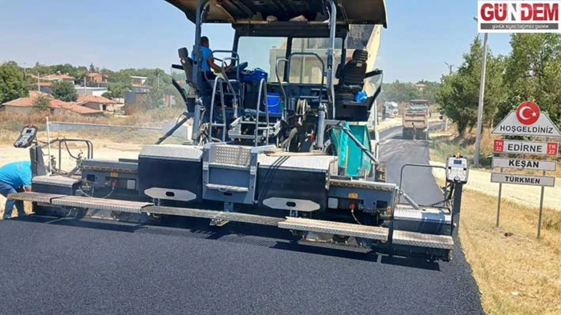 Köy yollarındaki sıcak asfalt çalışmaları sürüyor