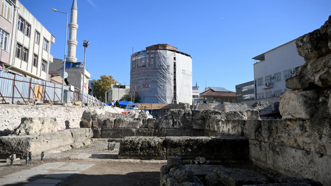 Makedon Kulesi'ndeki çalışmalarda şapelin de olduğu kalıntılar bulundu