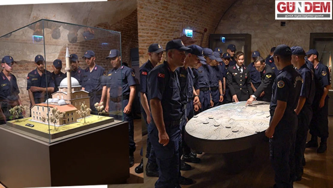 Mehmetçik Balkan Tarihi Müzesini ziyaret etti