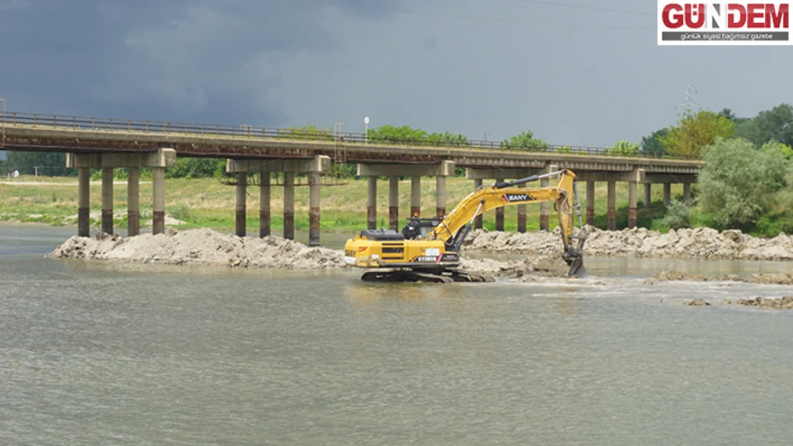 Meriç nehri yatakları taşkın riskine karşı temizleniyor