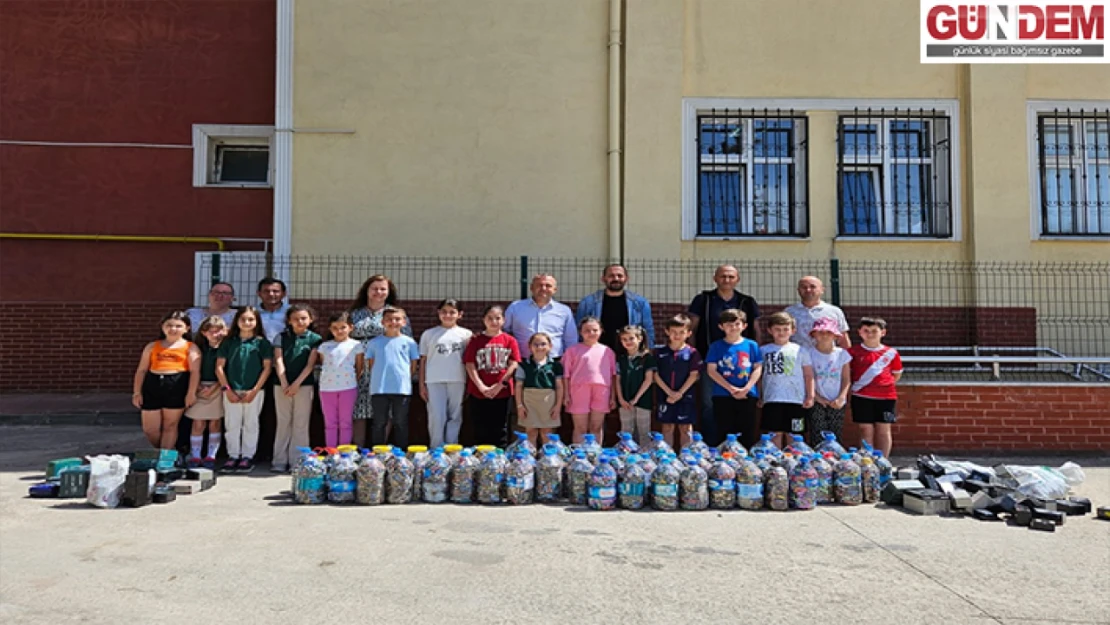 Öğrenciler 1 ton atık pil topladı