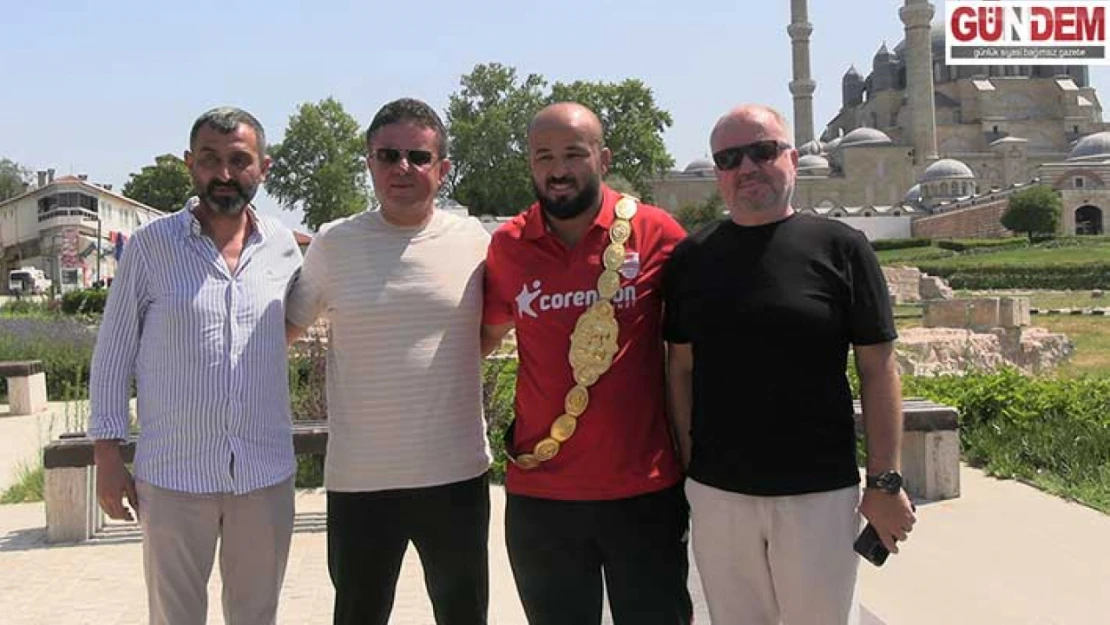 Okulu, '7 yıl sonra altın kemere kavuşmak nasip oldu'