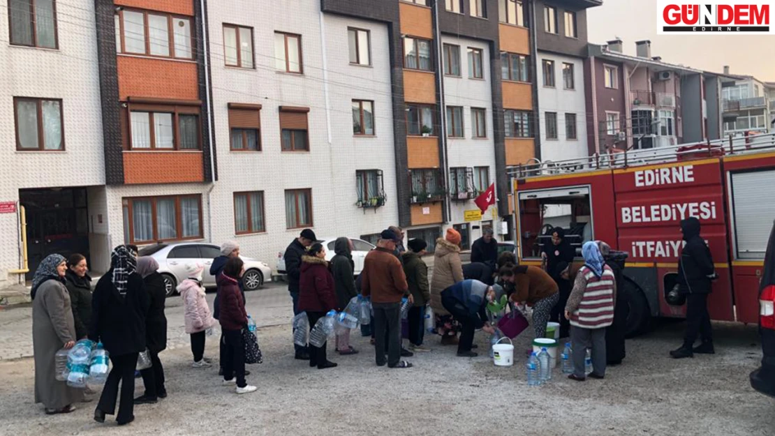 Saatler süren su ihtiyacı su tankerinden karşılandı